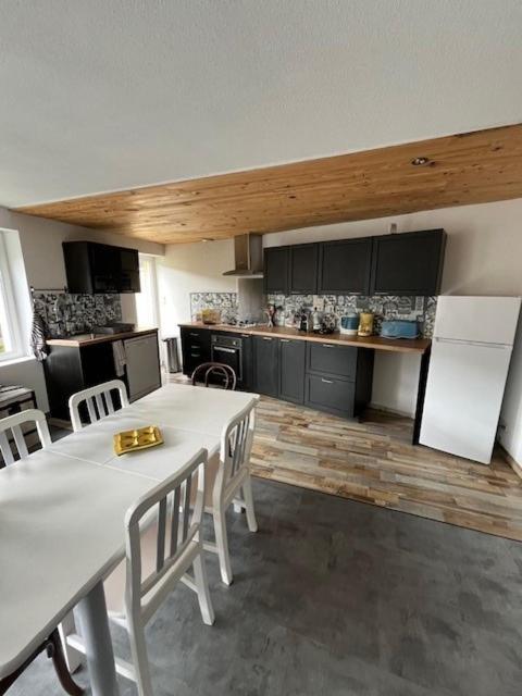 Jolie Maison De Campagne, Compostelle Soleymieux Buitenkant foto