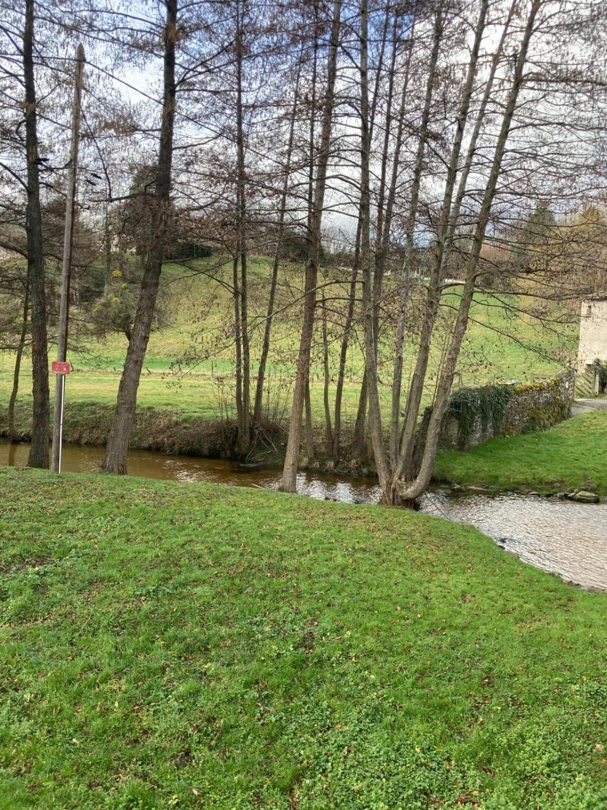 Jolie Maison De Campagne, Compostelle Soleymieux Buitenkant foto